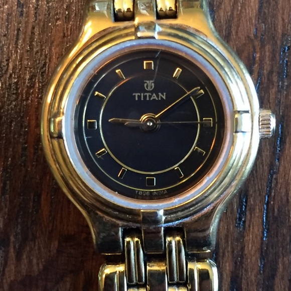 Vintage Titan stainless steel gold tone watch. - Picture 1 of 8